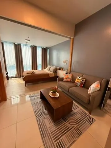 Aparthotel One Bedroom With Netflix At Uptown Residences, Bgc, Taguig 4*