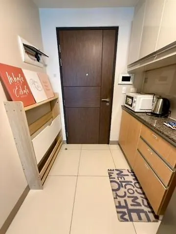 One Bedroom With Netflix At Uptown Residences, Bgc, Taguig Aparthotel 4*