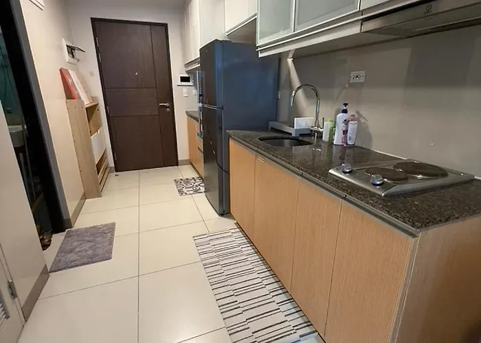 One Bedroom With Netflix At Uptown Residences, Bgc, Taguig 4*