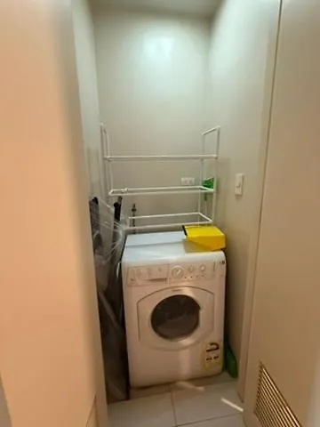 One Bedroom With Netflix At Uptown Residences, Bgc, Taguig Aparthotel 4*