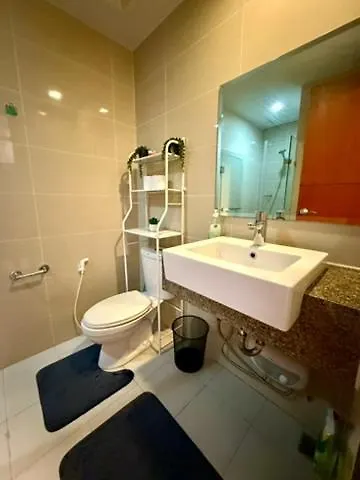 One Bedroom With Netflix At Uptown Residences, Bgc, Taguig 4*